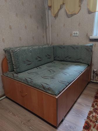 Раздвижная софа с ящиком для хранения