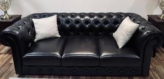 Продам кожаный диван, в английском клубном стиле, 3-х местный.