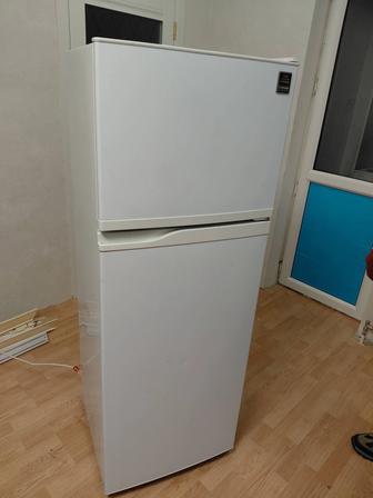 Продам 2х камерный холодильник