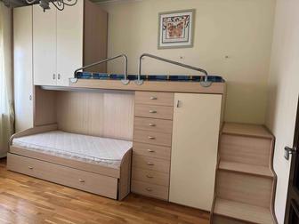 Продам двухъярусные кровати на 3 спальных места со шкафами