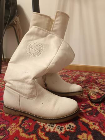 Продам женские зимние сапоги
