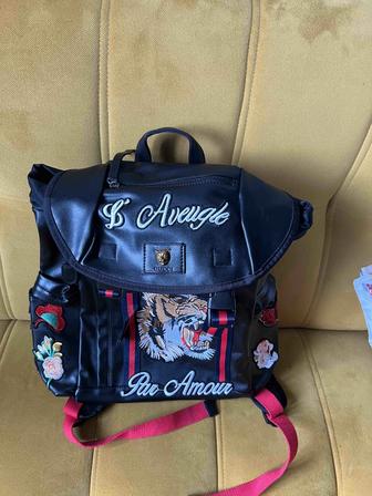 Gucci рюкзак продам