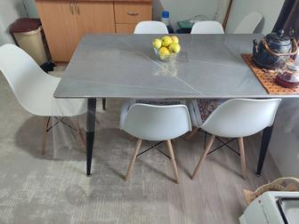 Продам стол обеденный.140х80х75.