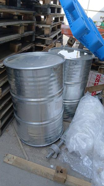 200 литровые оцинкованные бочки из под вазелина с хомутом открывается