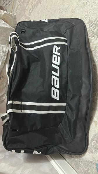 Продам хоккейный баул (сумку) Bauer для юниорской