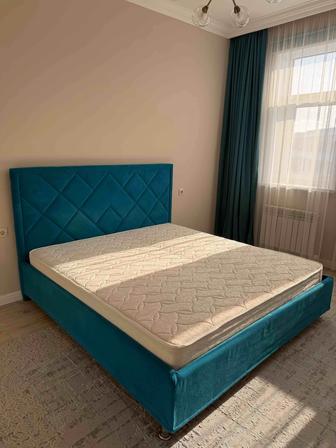 Продам кровать с матрасом