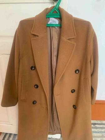 Гизия брендинин кашемир пальтосы покупала за 100к продам 20.000 көп кимедім