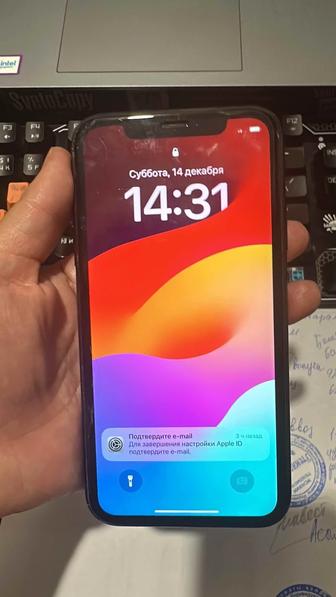 Продаю IPhone XR