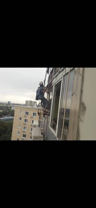 Альпинисты высотных работ любой сложности.