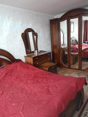 Продаю спальный гарнитур новый