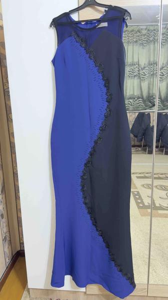 Продам б/у платья (3шт) в хорошем состоянии