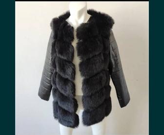 Продам демисезонную куртку с мехом