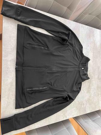 Продаю женские спортивный костюм