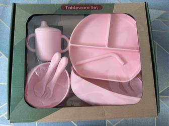 Продам посуду детскую (тарелки, приборы, кружка)