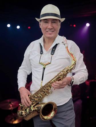 Саксофонист на мероприятие