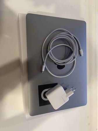 Продам Mac book air m1