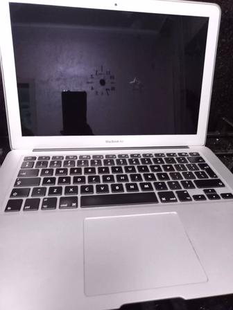 Продам ноутбук Macbook Air 13