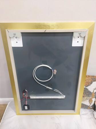 Повесить зеркало