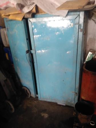 Продам металлический шкаф