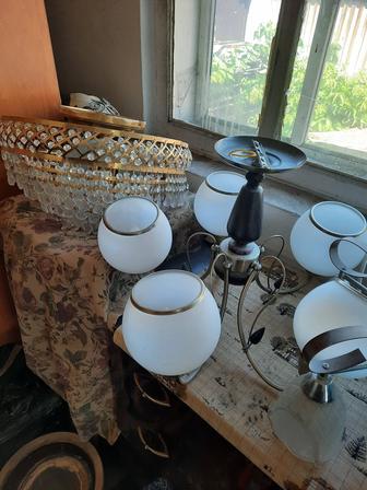 Продам люстры срочно