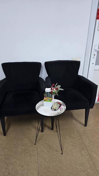 Продаются 2 кресла