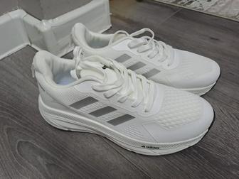 Кроссовки adidas белые
