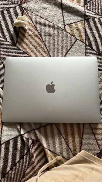 Продам MacBook Pro 13 2020 m1