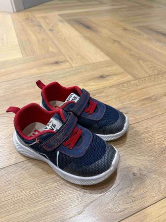 Детские кроссовки Garvalin