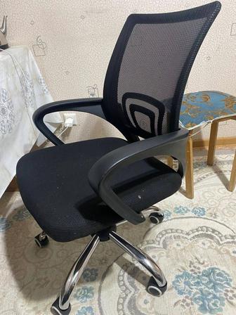 Продам стул вертящий регулирующий