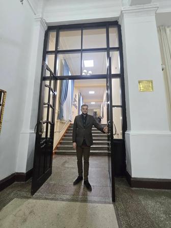 Установка межкомнатных и входных дверей.