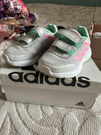 Продам кроссовки детские