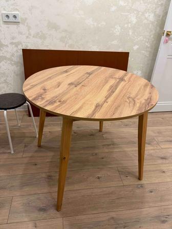 Продам стол кухонный 100 см круглый