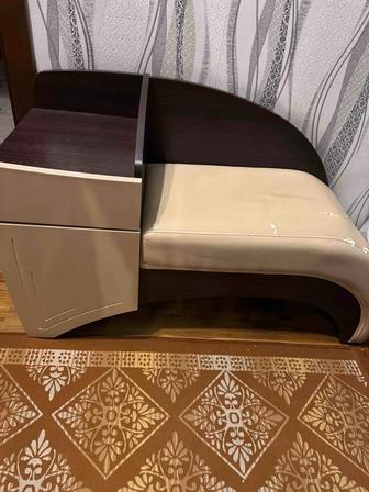 Продам в прихожую сидушку