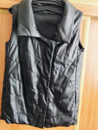 Продам брендовую женскую жилетку
