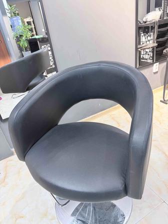 Парикмахерское кресло