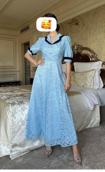 Красивое кружевное платье