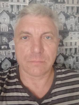 Водитель с своей газелью