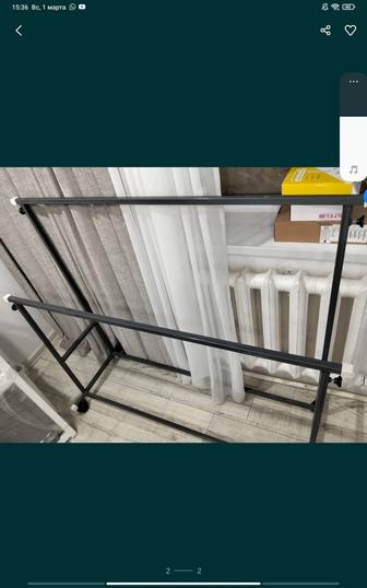 Продам металлическую напольную стойку на колёсиках