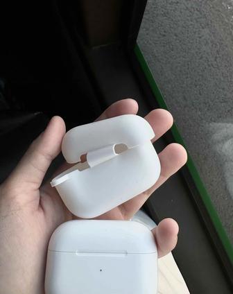 Продам кейс от Airpods Pro