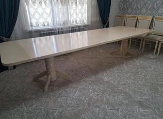 Стол для гостей