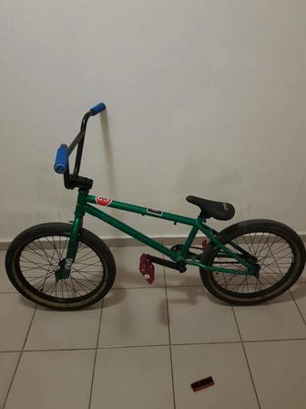 Продам трюковой велосипед BMX