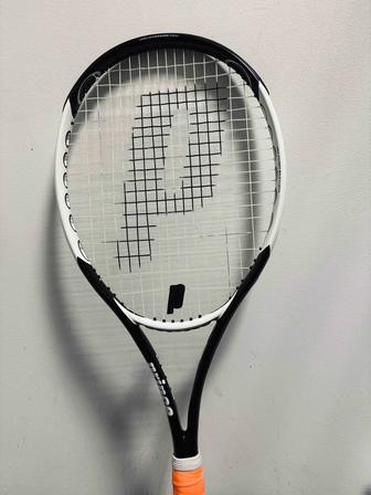 Продам тенисную ракетку