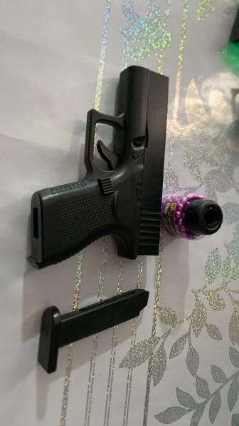 продам железный пистолет