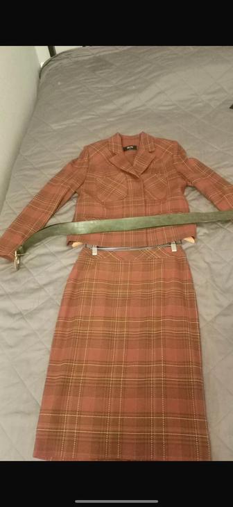 Юбка и пиджак