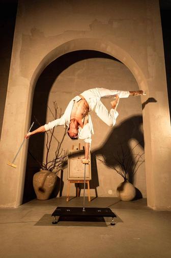 Акробаты шоу