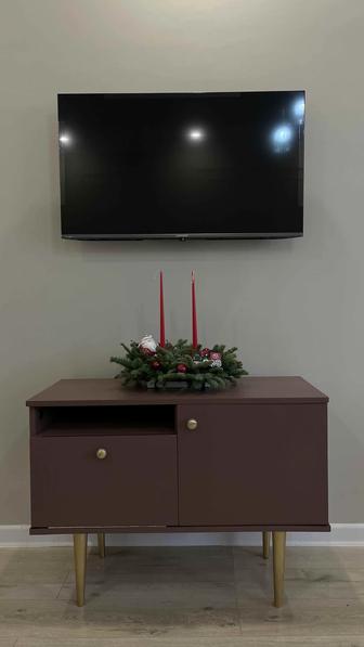 Антикварная ТВ-тумба после редизайна винтаж ретро стиль