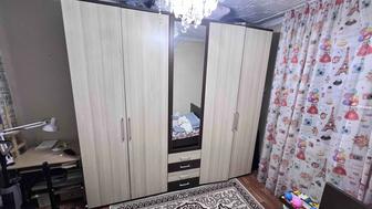 Шкаф