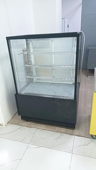 Продам витринный холодильник