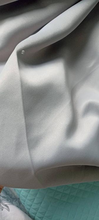 Продам блэкаут шторы 3 метра светлого серого цвета