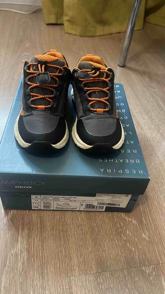 Кроссовки Geox